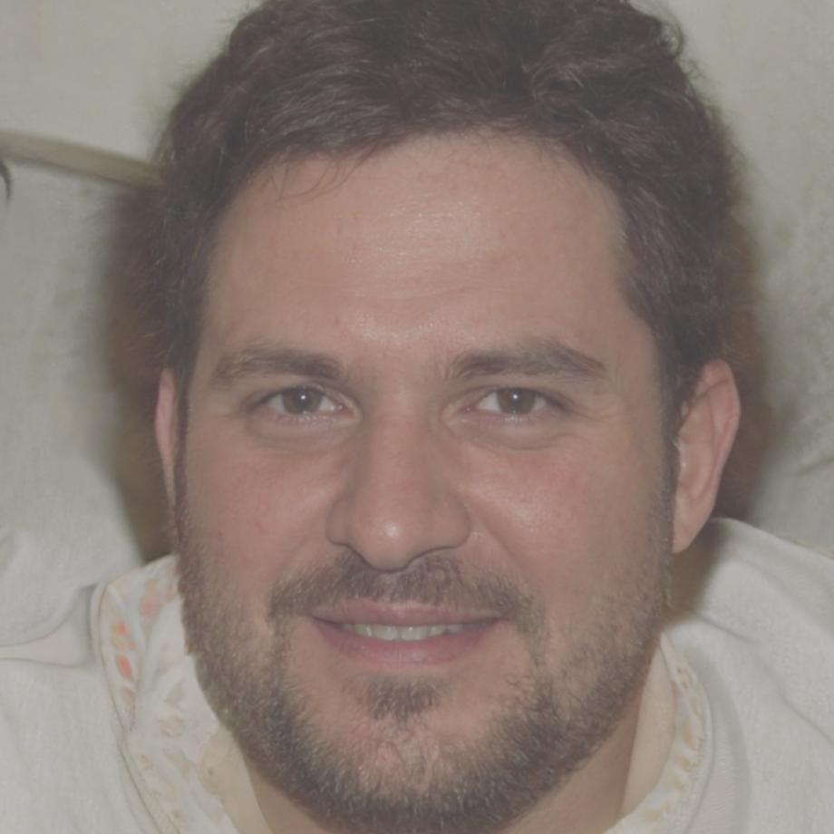 Portrait de Marc Dubois, étudiant diplômé